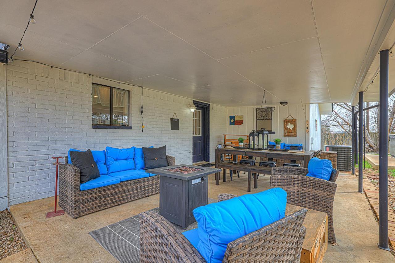 Bayer Guest Haus-Hot Tub And Fire Pit Villa Fredericksburg Exterior photo